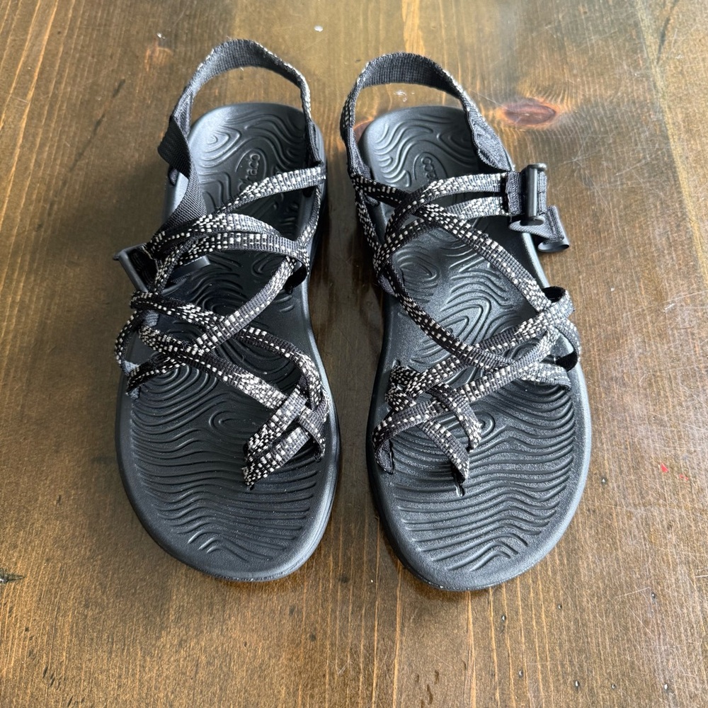 Chaco Black and White Double Strap Sandals Women’s 10